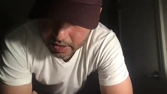 ezrah23 online show from April 2026 09:05:01 AM