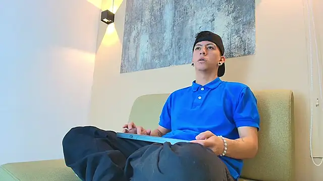 Snapshot of NOHA_CRAYG chatting on November 2025 01:43:02 PM NOHA CRAYG online show from November 2025 01:43:02 PM