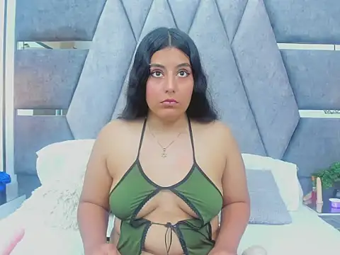 charlotte chapman online show from November 2025 03:01:01 PM