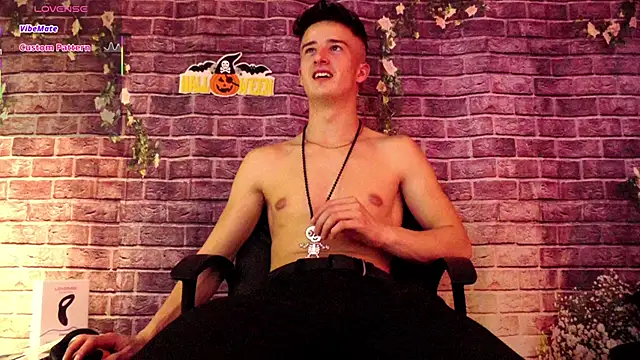 SirReedd online show from October 2025 05:58:02 PM