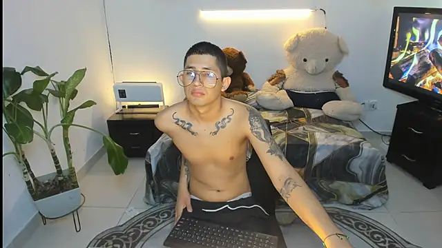 darwinandbrayann online show from March 2026 08:15:02 PM