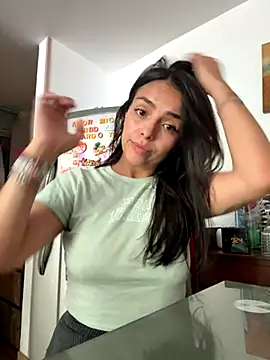 MailynAndNick online show from November 2025 02:29:02 PM