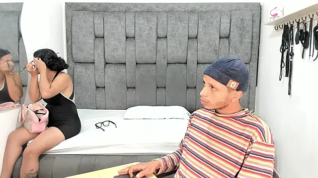 Snapshot of DamianandEva chatting on July 2026 01:09:01 PM DamianandEva online show from July 2026 01:09:01 PM