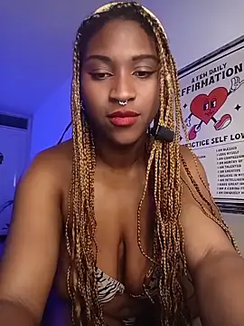 EvonyFoxxx online show from June 2026 03:18:02 AM