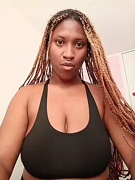 EvonyFoxxx online show from July 2026 08:33:01 PM
