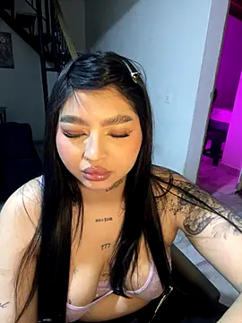 babykw online show from November 2025 01:04:02 AM