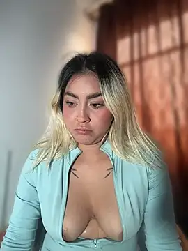 Elina Hills online show from April 2026 06:08:02 PM