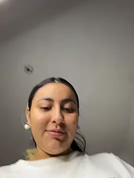 Elina Hills online show from July 2026 07:16:01 PM