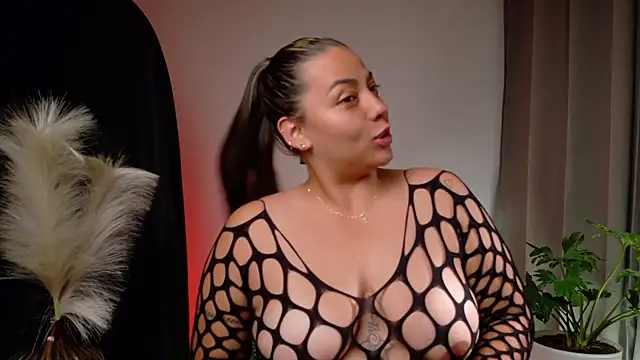 Zara Nova online show from April 2026 11:10:01 PM