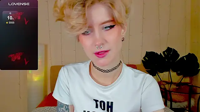 Angel Julles online show from November 2025 12:55:02 AM