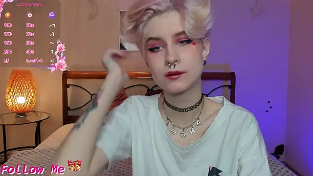 Angel Julles online show from December 2025 01:14:02 AM