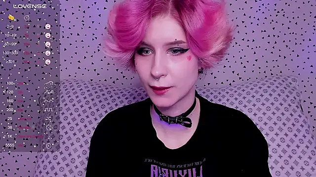 Angel Julles online show from May 2026 06:09:01 PM