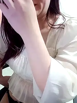 Elisha 22 online show from November 2025 05:37:02 PM