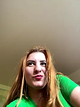 Snapshot of MOLO-ko chatting on October 2025 10:49:01 AM MOLO-ko online show from October 2025 10:49:01 AM