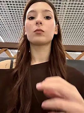 LilluKatten online show from November 2025 10:05:01 AM