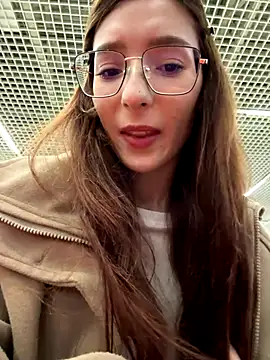 LilluKatten online show from December 2025 07:35:01 AM