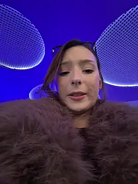 LilluKatten online show from March 2026 01:18:01 PM