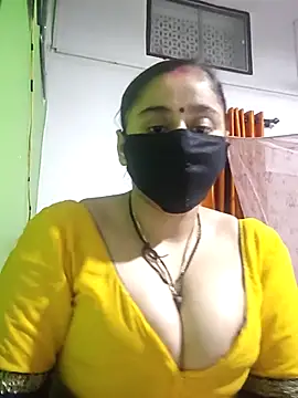 Snapshot of Hot_dolls chatting on October 2025 06:52:02 PM Hot dolls online show from October 2025 06:52:02 PM