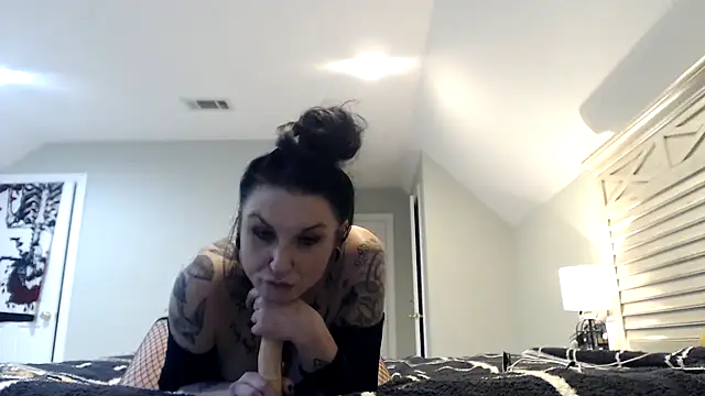 Snapshot of Holyplastic chatting on November 2025 09:46:01 PM Holyplastic online show from November 2025 09:46:01 PM