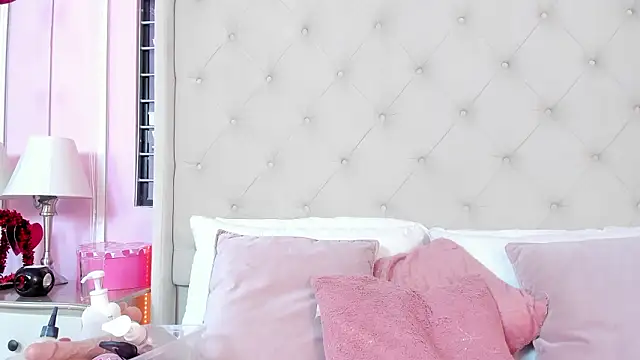 scarlett leblanc  online show from March 2026 01:15:02 PM