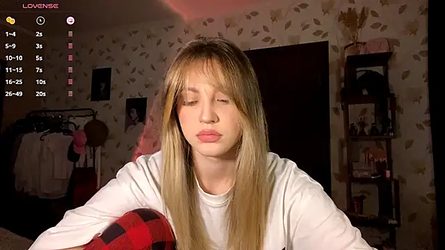 OrethaEredia online show from November 2025 03:54:01 PM