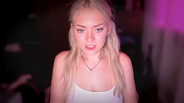 Snapshot of alisaoceaneeyes chatting on October 2025 05:57:02 PM alisaoceaneeyes online show from October 2025 05:57:02 PM