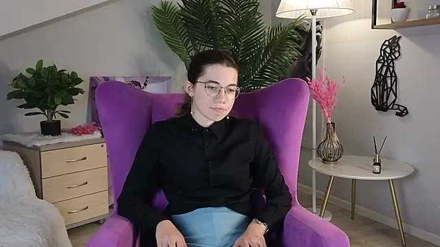 Snapshot of TalishaParadee chatting on October 2025 11:55:02 AM TalishaParadee online show from October 2025 11:55:02 AM