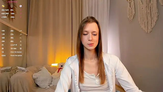 Snapshot of SweetVee chatting on July 2026 06:49:01 AM SweetVee online show from July 2026 06:49:01 AM