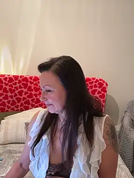 HotLdyllic online show from February 2026 04:43:01 PM