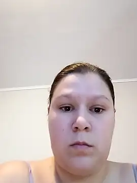 GlitterAuburn online show from February 2026 12:57:02 PM