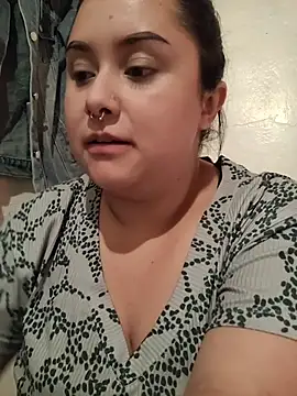 CurvyNoir online show from April 2026 07:56:02 PM