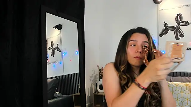 Cloe Bonne online show from December 2025 08:38:01 PM