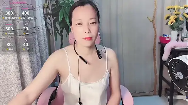 Lingling-Baby520 online show from May 2026 12:25:02 PM
