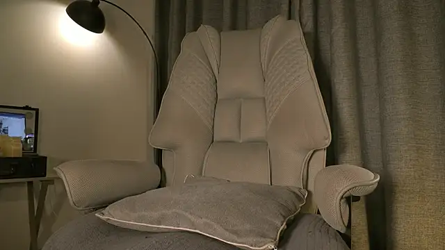 lianewhite online show from April 2026 02:51:02 AM