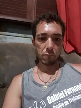 Guilherme30oliv online show from January 2026 05:02:02 AM