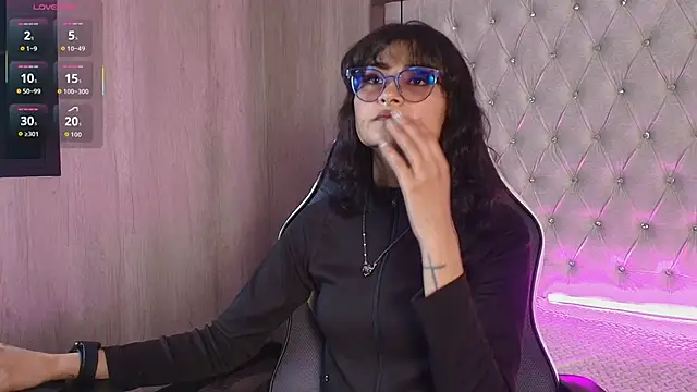 liliclan  online show from November 2025 12:59:02 PM