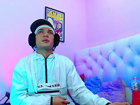 Snapshot of bad_boy_hottx chatting on November 2025 05:54:01 AM bad boy hottx online show from November 2025 05:54:01 AM