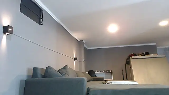 mickystrumia23 online show from April 2026 06:01:01 PM