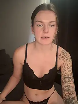 LisaFreierxx online show from November 2025 02:39:02 PM