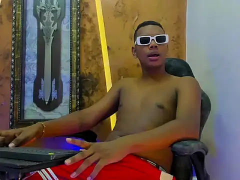 Snapshot of the_hot_boy0 chatting on November 2025 12:25:01 PM the hot boy0 online show from November 2025 12:25:01 PM