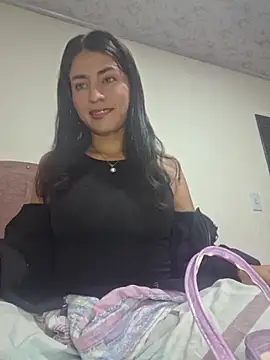 GISELLA   online show from December 2025 11:08:02 AM