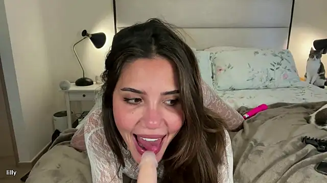 Itslillybloom online show from November 2025 04:56:01 AM