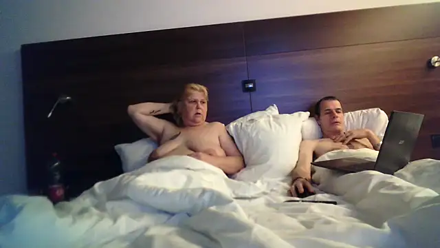 paulus52 online show from November 2025 05:02:02 PM