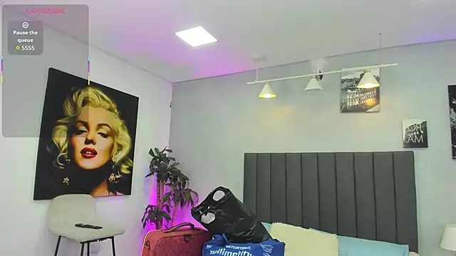 kendra london online show from April 2026 11:14:02 AM