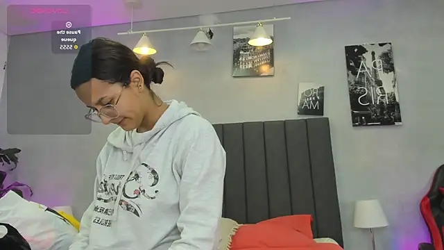 Snapshot of kendra_london chatting on June 2026 11:25:02 AM kendra london online show from June 2026 11:25:02 AM