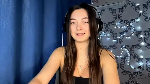 TwotyBright online show from December 2025 08:01:02 AM