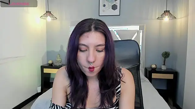 zoe-moreau online show from March 2026 08:26:01 PM