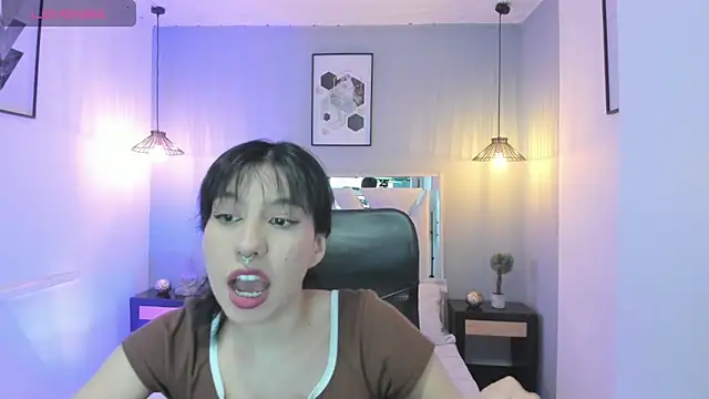 zoe-moreau online show from March 2026 07:29:01 PM