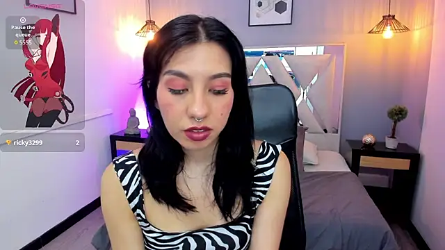 zoe-moreau online show from April 2026 07:28:02 PM