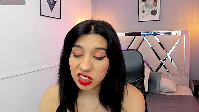 zoe-moreau online show from April 2026 08:09:02 PM